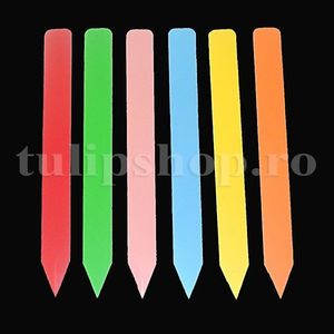 Etichete plante plastic multicolore; Pret: 0.25 Lei/buc. Lungime 12 cm. Latime 1,8 cm. Etichetele pentru plante sunt facute dintr-un plastic rezistent ce nu se va rupe si nici nu va deveni casant sub actiunea soarelui.
