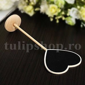 Etichete plante cu stativ si tabla de scris (inimioara); Pret: 5lei/buc. Lungime 18 cm Zona scriere 7,5 cm x 7,5 cm. Etichetele sunt construite din lemn si zona de scris este din vopsea vinilica ce imita tabla de scris (tabla scolara).
