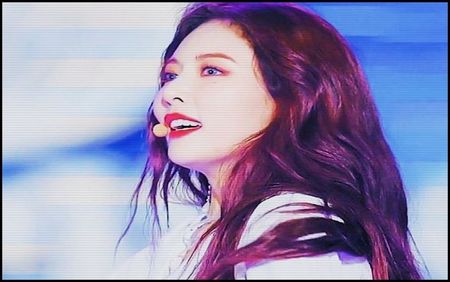 — ❝Am emoții! Sper să fie bine.❞