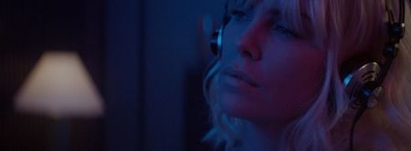 ▬ Asculta fiecare miscare si fiecare detaliu ce se aude in castile ei, inclusiv tot ce; pronunta Root. La inceput pare increzatoare in echipa pe care a ales-o pentru aceasta misiune si era sigura ca nu va iesi de acolo teafara,
