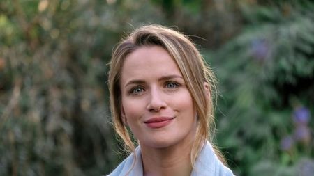 Shantel VanSanten-Violet Chappel