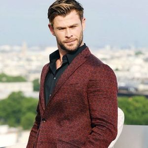 ▬ ❝Acum o sa dai vina pe mine si pentru asta? Ce treaba am eu ca nu ai fumat tu?❞ Se uita la ea fix; ca in poza.=)))
