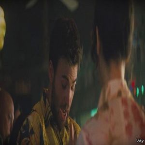 ▬ ❝Se mai intampla si asa ceva.❞ Surade si brusc o pupa in bot. =))))))))