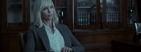 ▬ cu o scurta trecere si peste ecranul mare al acestora auzind ultima parte spusa de catre; Miller. ❝Groves nu e moarta, cei de la CIA nu o tin aici si incercati degeaba sa intrati acolo. Plus de asta nu se stie daca vreuna din voi mai iese.❞ Destul de relaxata le arunca din nou o privirea.
