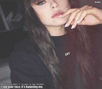 》*Face ochii mari crezând că e vorba de Sarah* OMG... Îmi pare atât de rău. Trebuie +; să fii tare!!!. *o strânge în brațe* Sarah era o persoană bună, oricâte zicea mama... =)))))))))
