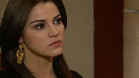 Maite Perroni-Lucrecia Cordoba Pedraza