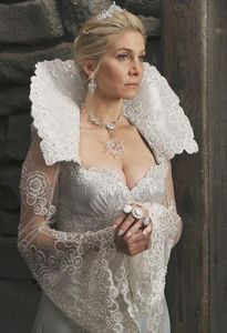 Elizabeth Mitchell-Snow Queen Sarah Fisher Ingrid