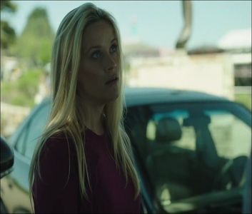 ⤑ʀคყօʄ ˢᵘᶰˢʰᶤᶰᵉ☀️┊scumpul meeeeu baiat# spune ducandu-si direct bratele sa il(; imbratiseaze strans,le saluta pe lya si evie zambind si apoi isi intoarce privirea spre char curioasa cand o vede cu zayde;buna scumpo
