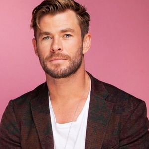 ▬ ❝Hai si noi la ele.❞ O trage dupa el la mamici si o imbratiseaza pe mamica lui; preferata mai ales cand o aude. ❝Mi-a fost dor de tine.❞=)))
