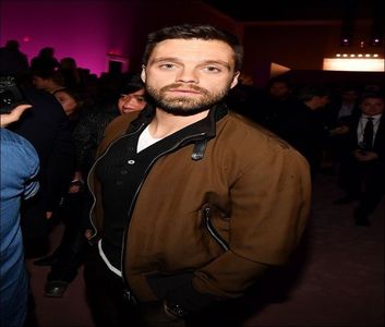 pentru ca o iubesc mai mult decat orice pe lumea asta..si o sa devin mai bun,pentru ea(; si pentru ca am vazut cum e viata fara ea si mai bine deloc decat fara ea#serios-dj.multumesc mama si..scuze pentru toata agitatia asta=))-masa
