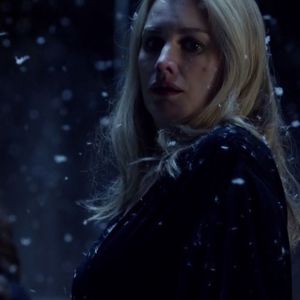 ▬ ❝Ma bucur ca aud asta. Si presupun ca nu te duc eu acasa, asa-i?❞ Se; uita la el si surade. =)))
