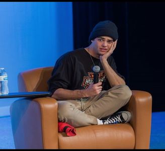 ༄nɇᶥfɇłɨƀȺŧȺ♡ ─ Îi plăcea să o privească de jos, chipul ei arătând adorabil. ❞Cel mai sigur.; Nu mă crezi?❞ Face o față inocentă :))))
