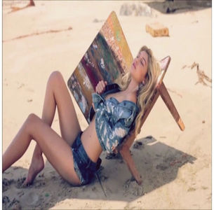 ̷♡̷ ⍮αιηяσʇιƖαɔ⑇eyes٦̷ Îi răspunde la sărut, ducându-și mâinile pe talia ei strângând-o ușor și; o mai pupă odată în bot înainte să iasă din baie. „Relaxare plăcută, iubire.” Zâmbește și merge apoi spre living.
