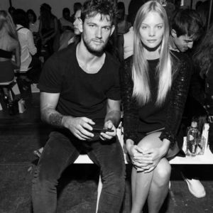 ▬ ❝Ce te macina, iubire?❞ Se uita la ea cum poate si o pupa pe frunte; zambind.
