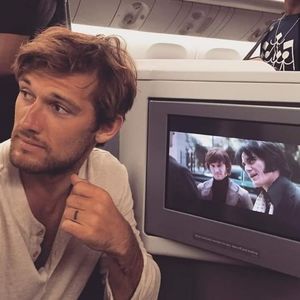 ▬ ❝Ce zici sa nu vorbim azi despre asta sa ne relaxam si sa ne bucuram ca ne-am; intors, iar maine vorbim despre ce vrei tu.❞ Se uita la ea si zambeste scurt.
