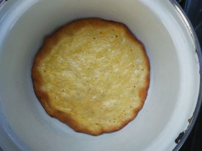 Budincă cu smântână și mămăligă