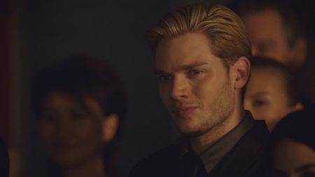 S03E01_015