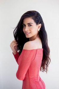 Emeraude Toubia (21)