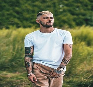 — Dar, având în vedere faptul că propunerea şatenei îi stârnise o idee, se corectează prin:; “De fapt.. ar fi o posibilitate. Alegi să răspunzi sau să faci provocarea, primeşti un punct. Refuzi.. ei bine, punctul revine celeilalte persoane.” Tactic în gândire, exprimă mândria
