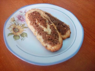 Biscuiți lungi cu vanilie, urdă, cocos + cacao, nucă, rom.