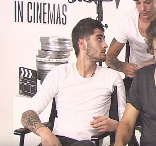 — Utilizeze beneficiile acesteia prin apăsarea butonului deja existent, intitulat drept “Netflix”.; “Să zicem că sunt indulgent cu tine și am să te las să alegi genul.” Îi comunică între timp, chiar dacă pătrunde în contul șatenei, accensând la întâmplare o secțiune care se dovedește a reprezenta de
