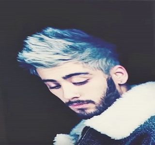 — Pentru viitorul contact. Abia atunci când bazinul și-l împinge în față iar capul pătrunde treptat,; își retrage palma, iar buzele i se între-deschid din nou, atacându-i privirea prin proprii-i ochi, pe tot parcursul în care lungimea membrului său își continuă drumul prin intermediul acelei penetrări
