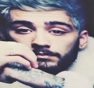 — În imediata vecinătate a timpului, atunci când unghiile lui Josephine atacă o bună bucată a; pielii spatelui său, gura sa preia forma adoptată anterior de către șatenă, acțiunea respectivă împingându-l automat spre eliberarea unui geamăt în conformitate. Desigur, inevitabilul se petrece și
