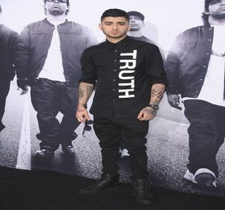 — Demonstra șatenei că deși ar fi dispus să înceapă o relație amoroasă cu aceasta, pragul; încrederii nu ar fi fost pe deplin bifat, lucru venit din partea lui.
