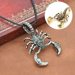 Medalion cu scorpion metalic_35 de lei