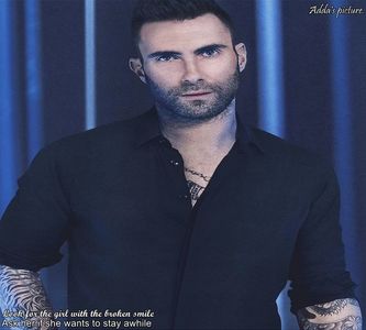 》living. "Hey, ce faceți? Știți unde e my psycho-wife?" #Neștiind că aceasta probabil îl +; va auzi.
