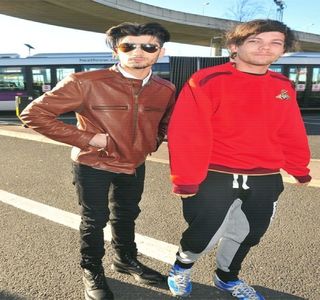 — Care pentru el reprezenta de fapt tensiunea. “Mă simt ca ultimul nenorocit în momentul; ăsta, Josephine. În regulă? Eşti la fel de conştientă ca şi mine cât de nebun sunt după tine. Şi chiar dacă ai prefera să schimb lucrul ăsta acum, nu pot. Nu pot să mi te scot din cap.”
