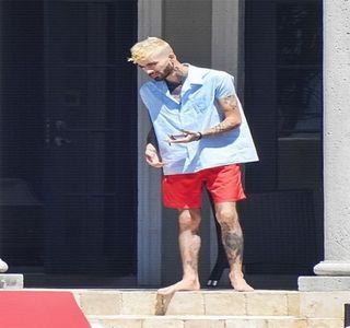 — Cuvintele ce-i sunt adresate nu reprezintă sub nicio formă o surprindere pentru el, căci chiar; dacă primise câteva complimente din partea familiei acesteia, în mare parte, persoanele cu care avusese contact încă de la întoarcerea sa în Bradford până în prezent, constatase absența schimbării.
