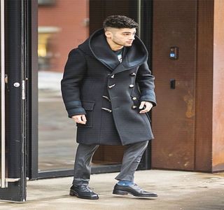 — Numărului, fiind apoi destul de ușor să constate ironia ei. Imediat însă, privirile li se; întâlnesc automat iar buzele i se depărtează una de cealaltă, adoptând o expresie serioasă. Ceea ce ea conclude îi stârnește o stare exprimată în scurt timp prin eliberarea unui pufnet, blocarea
