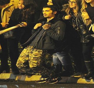 — Fi vorbit în felul ăsta. Îmi pare rău.” Din nou se scuză în fața acesteia, sperând că astfel; sperând că astfel blonda ar avea să-l creadă, având în vedere faptul că nimic nu fusese o minciună. Simțind un oarecare sentiment de frustrare față de propria persoană,
