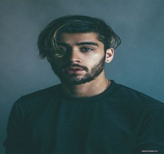 — Oarecare glumă pe care o percepe cu ușurință, glumă ce îi accentuează respectivul zâmbet.; “Data viitoare poate rezolvăm problema asta pe care o ai tu.” Intervine prin propria reacție vocală, lăsând un loc de interpretare, perioadă în care semnalizează pentru a direcționa mașina pe banda ce
