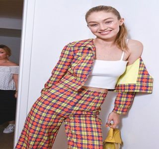 ━ Conştientă că nu avea să funcţioneze, cel puţin nu cu Zayn, care, în mod evident era; la fel de competitiv ca şi ea.
