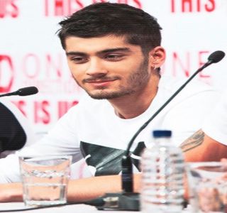 — Restul alimentelor şi produselor casnice rămase pe cealaltă parte a benzii rulante.; Sfârşeşte acţiunea prin prinderea toartelor pungii, aşezând-o la rândul său în cărucior, lângă cealaltă, cea deja umplută anterior de către compania sa. Când, din pură întâmplare, ochii
