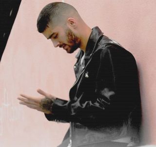 — „Uite, ce vreau să spun e că.. Ai putea să vii cu mine. În Brooklyn. Să locuieşti cu mine.; Şi poţi să-mi zici că e nebunesc ce-ţi propun acum, abia ţi-am demonstrat că te consider iubita mea, dar.. mi-aş dori să vii cu mine. Şi toate astea nu sunt doar în beneficiul meu,
