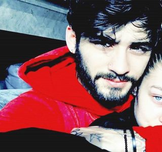 — Unui sărut îi este oferită, stopează acţiunea doar pentru a rosti: „Sunt dispus să te; aştept. Urăsc să fac asta, urăsc să-mi stric planurile, dar pentru tine sunt dispus să o fac. Pentru că singurul lucru de care sunt sigur acum e că nu am de gând să te las atât de uşor să-mi
