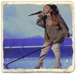 Deci numai tu mai ai pozele vechi :) =)))) Totuși, mă gândesc ce o fi în mintea lor... cl.; Eu nu-mi amintesc de ele?? Eu una nu am cv împotrivă nush de Dede!
