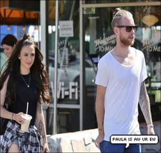 MOOOR AM GASIT POZAAAA =)))))))) SINCER DA MAI AM, GEN POSTARI DE PE INSTA -cl; ba eu sper sa il mai dea, oricum in sali sunt gen doar.. 20 maxim?? nu ca la noi la examene 300 de persoane intr o sala :) :)
