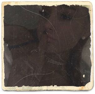 Mamă aveai 3000 de poze... De fapt cred că aveam și mai multe.. N-ai nimic interesant cl.; pe ăsta? :D =))) Eu nush unde am încărcătorul la cel vechi și oricum merge prost rău... #Dede. Seamănă la inteligență amândoi csz... Eram duse frt... Bn și acum mai sunt numai că nu mă mai alimentează
