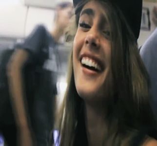 Eu am o memorie de pește încât nici nu mai știam sigur dacă te numești Miruna sau nu :( -cl.; Eu sunt anul 2, tu? Și la ce ești, îți place?
