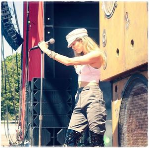 Ms.. =)))) deocamdată la noi în oraș nu au fost depistate cazuri deci stăm bn