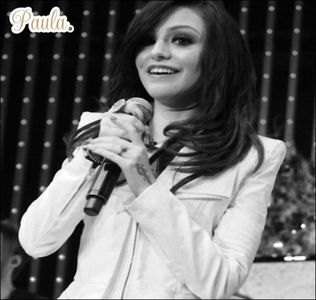 ♡.→ doi kei douazeci ??? amandoua sunt rele... + sincer la ce fumeaza unii pe aici aia e nimic ;) :)