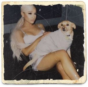 STAȚI PUȚIN CĂ NU ÎNȚELEG M AM TELEPORTAT CUMVA ÎN VIITOR ???? CUM SA cl.; FACĂ NUCA 21???????? și tu nush credeam că 16...... #Gabi. Măcar termin uni de tânără :):) .... DA UNDE VREI?
