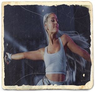 Sper că te referi la 2021 la ea...... Damn chiar am pierdut noțiunea timpului.. #Gabi. cl.; CHIAR da și totuși suntem aceeași generație :) #Nucz. MAI ȘTIȚI DE ZIUA MEA CÂND MI-AȚI FĂCUT INSIGNE??? SAU VOI NU ERAȚI.... DAAAA HAI IN HAWAII
