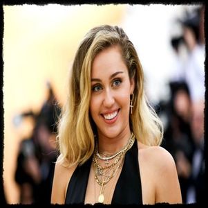 Cum sunt băieții săgetători zi-mi și mie te rog.... Păi la voi cât e ceasul frt?? # Nucă -; Clar =)))) Dar tu având ascendent poate te înțelegi mai bn!  # Gabbz - AOLEU DAAA... sry # Mirru
