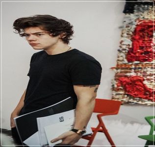 nu ma grabesc in reALITATE ;).. *isi da flip la carlionti ca in reclame si pleaca frumos pe usa =)))