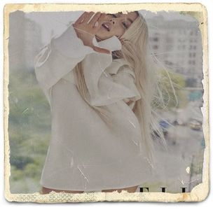 Nu din păcate nu m-am uitat la BTR, mă uitam doar la Victorious.... CN E JAMIE ĂSTA cl.; DIN TRUPĂ??? #Nucz. Oh... *rămâne cu mâna la nivelul părului lui ip și îl privește cum se depărtează......... #Hazza
